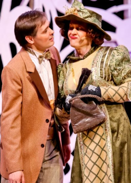 Здрасьте! Я ваша тетя!